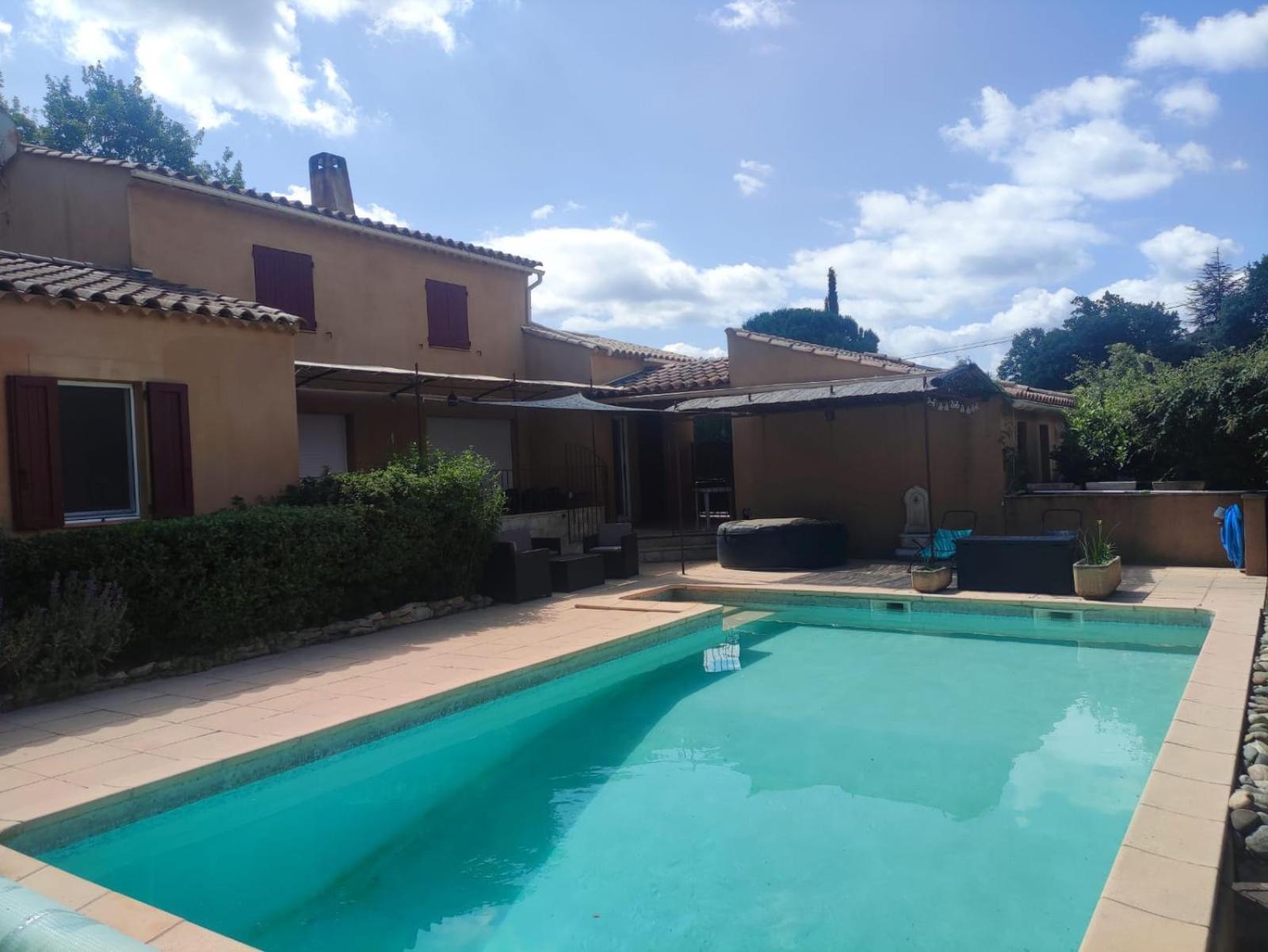 Studio 25M2 Avec Piscine Et Spa, Proche Iter Et Cadarache Apartman Valensole Kültér fotó